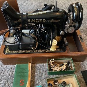 SINGER 66-18 sewing machine